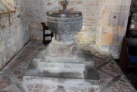 Clawton - The Font